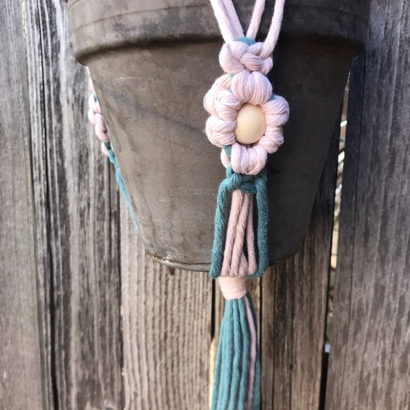 Handmade Macrame (Daisy) Plant Hanger - Picture 3 of 6